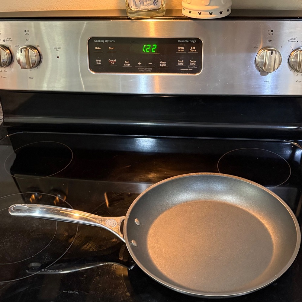 Le Creuset Toughened Nonstick PRO 11 Inch Frying Pan Skillet H20040 Induction